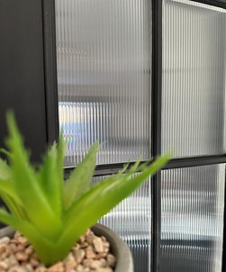 Evoke® Thin Reeded Window Film